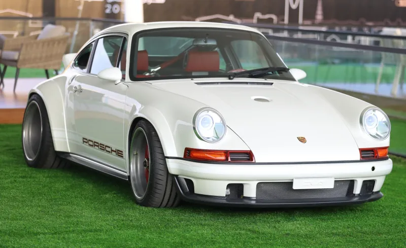 برعاية أمير منطقة الرياض بالنيابة معرض السيارات يضيء سماء موسم الرياض 2021