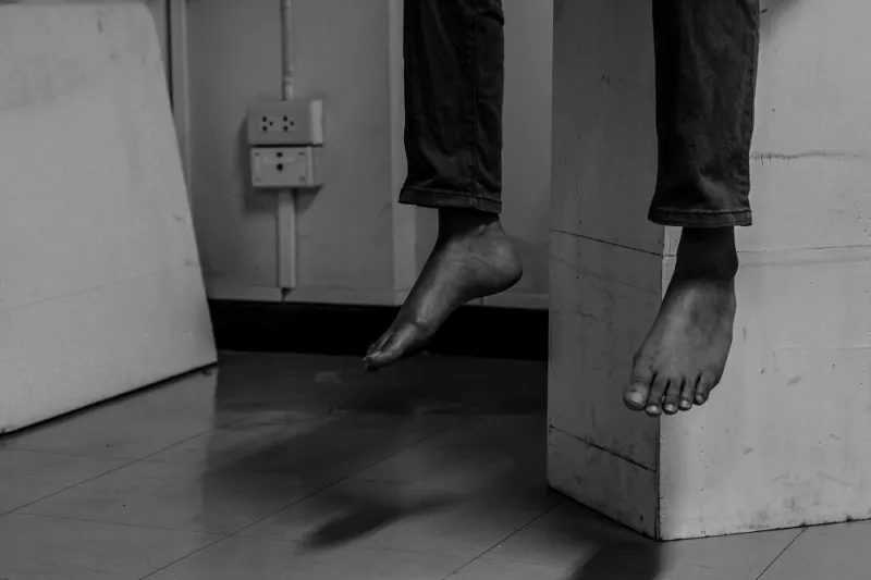 «الحب» يدفع يوتيوبر شهيرا للانتحار! (فيديو)