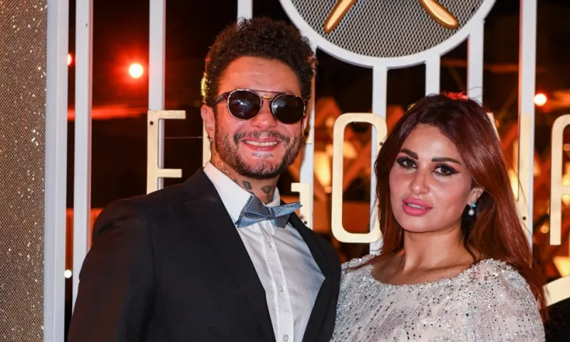 هل الخيانة سبب طلاق أحمد الفيشاوي وندى الكامل؟