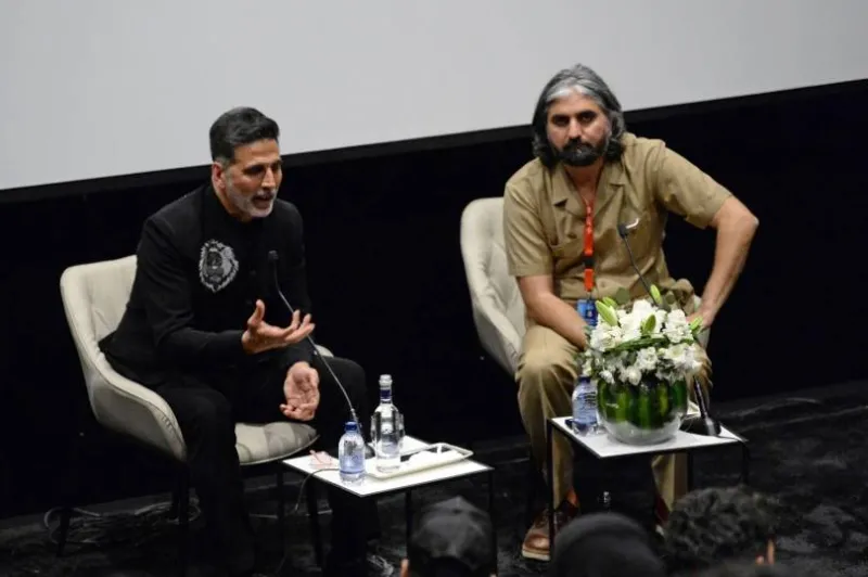 «أكشاي كومار» مفاجأة اليوم الثالث لمهرجان البحر الأحمر السينمائي (فيديو)