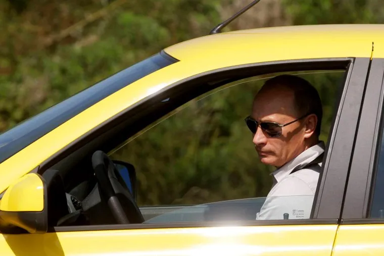 الرئيس الروسي: عملت سائق تاكسي للإنفاق على أطفالي