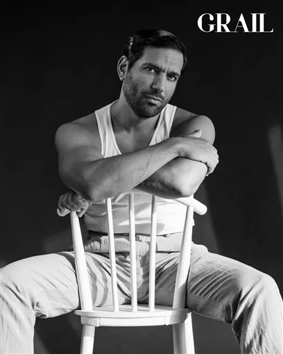 الفنان حسن الرداد يخرج من أحزانه بجلسة تصوير جريئة