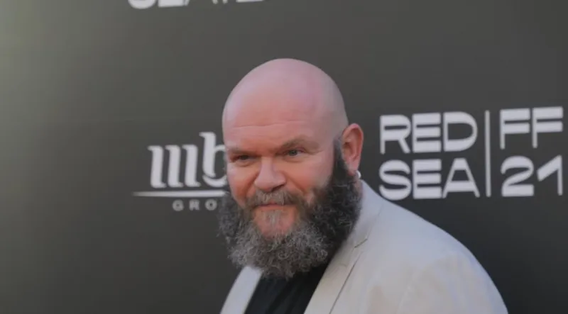 أحد أبطال «​لا كاسا دي بابيل​» يشارك في مهرجان البحر الأحمر السينمائي (فيديو)