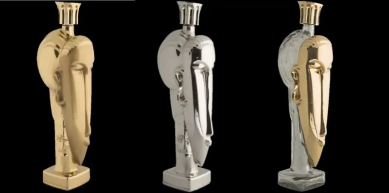 أغلى زجاجة مياه في العالم مغطاة بالكامل بالذهب الخالص وبسعر 60 ألف دولار! (فيديو)