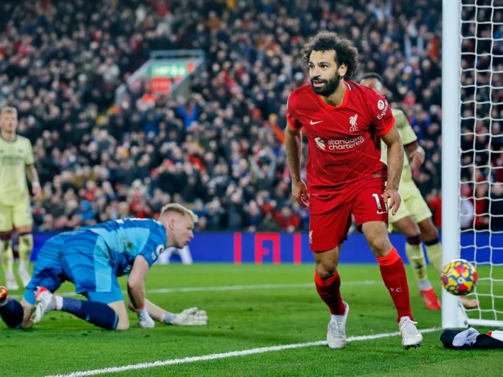 محمد صلاح يسخر من عدم فوزه بالكرة الذهبية بـ3 كلمات! (فيديو)