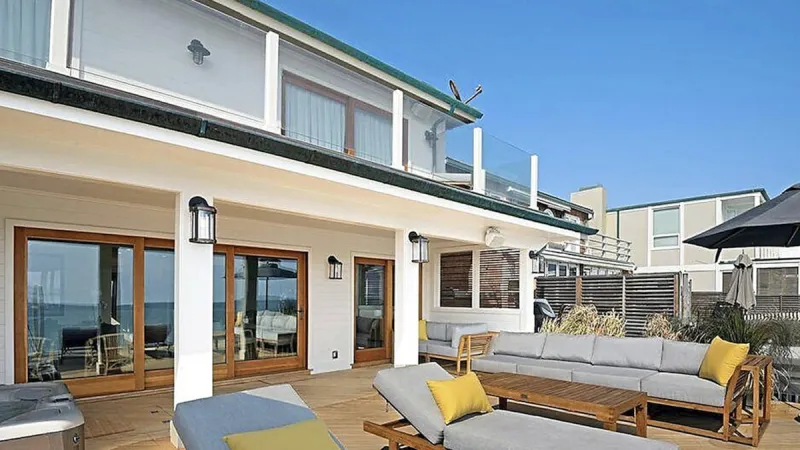 دي كابريو يبيع إحدى فيلاته بـ10 أضعاف ثمنها! (صور)