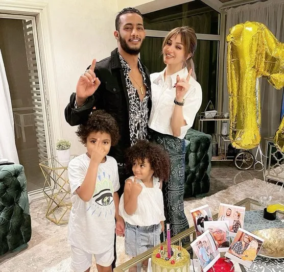 كيف احتفل «محمد رمضان» مع عائلته برأس السنة؟