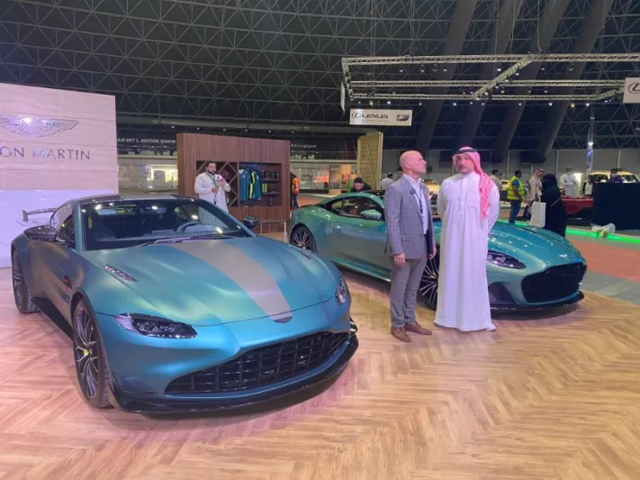 «معرض جدة الدولي للسيارات» يبهر الجمهور بأفضل الطرازات الحديثة والنادرة  (فيديو)