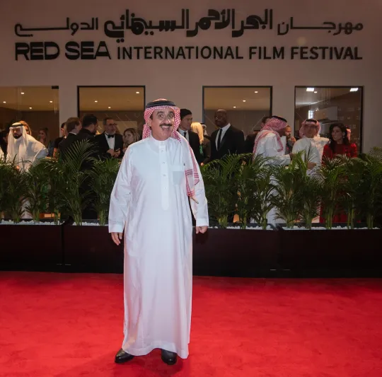 إطلالات الفنانين السعوديين في ثاني أيام «مهرجان البحر الأحمر السينمائي» (صور)