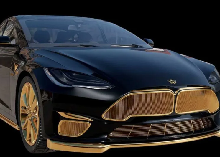 هاتف آيفون فاخر بأجزاء من سيارات تيسلا وبسعر خيالي (فيديو)