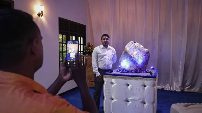 أكبر حجر ياقوت أزرق في العالم يُعرض بهذه الدولة