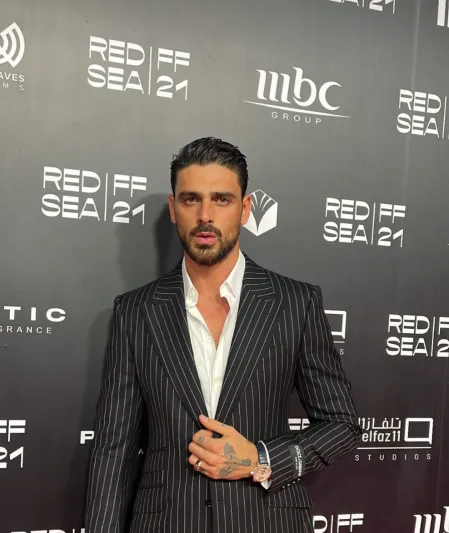 نجوم العالم يخطفن الأنظار في افتتاح مهرجان البحر الأحمر السينمائي (صور)