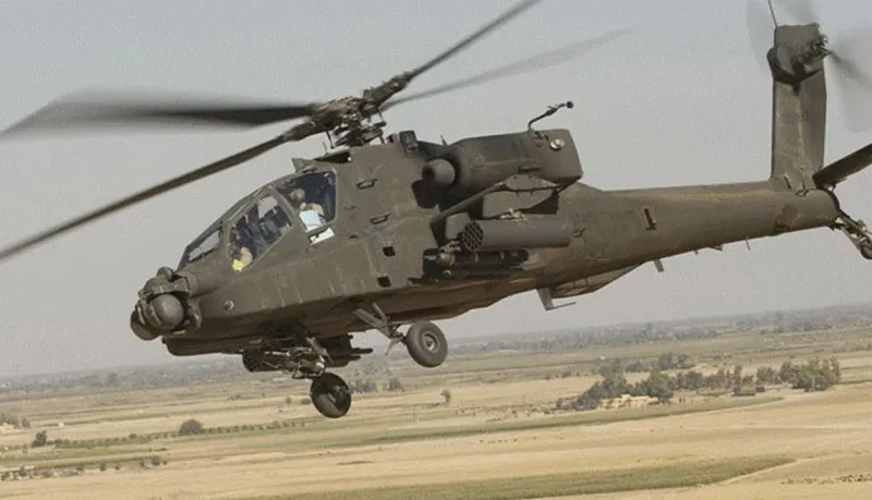 سقوط طائرة هليكوبتر وسط طريق سريع (فيديو)