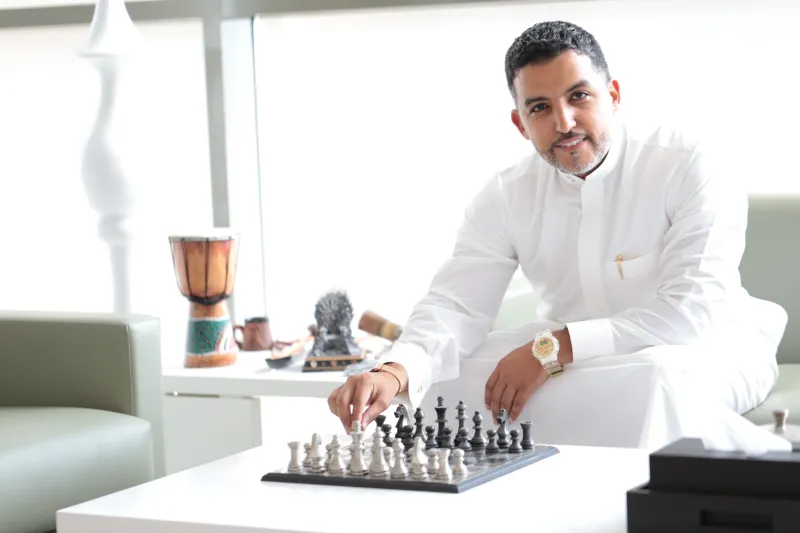 رائد الأعمال بدر الشيباني لـ« الرجل»: ألفت كتابين وتسلقت 5 قمم وزرت 88 بلدًا