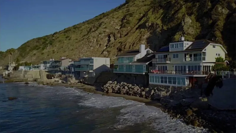 دي كابريو يبيع إحدى فيلاته بـ10 أضعاف ثمنها! (صور)