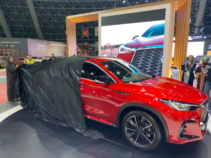 «معرض جدة الدولي للسيارات» يبهر الجمهور بأفضل الطرازات الحديثة والنادرة  (فيديو)