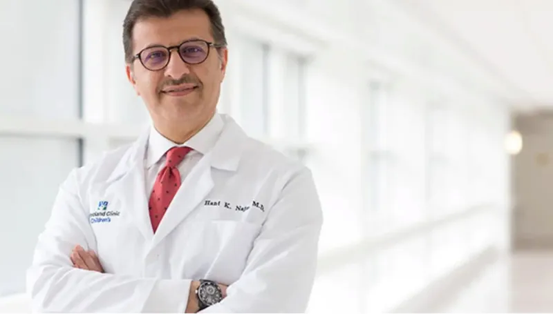 طبيب سعودي يبهر العالم بإجراء جراحة لجنين في رحم أمه