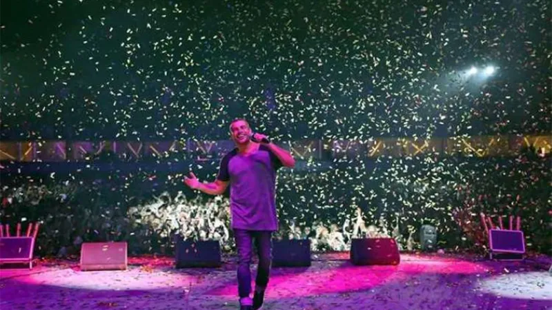 عمرو دياب يستقبل عام 2022 في موسم الرياض (فيديو)