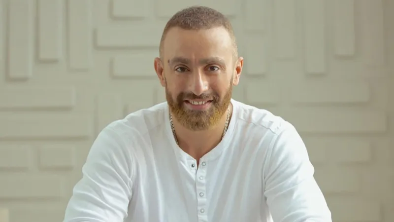 أحمد السقا يكشف نجاته من الموت بعد تعرضه لحادث مروع (فيديو)