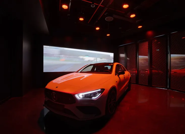 مجموعة قرقاش تفتتح أول متجر مستقل في العالم من AMG في دبي