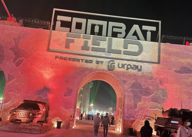 زوار كومبات فيلد يعودون للعصور الوسطى لهذا السبب