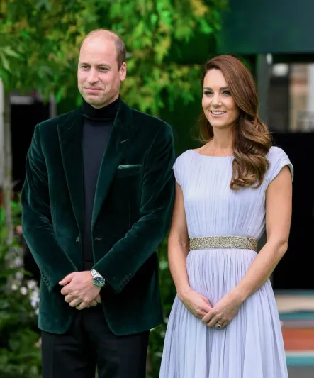 أكمل طلتك بالمخمل للحفلات