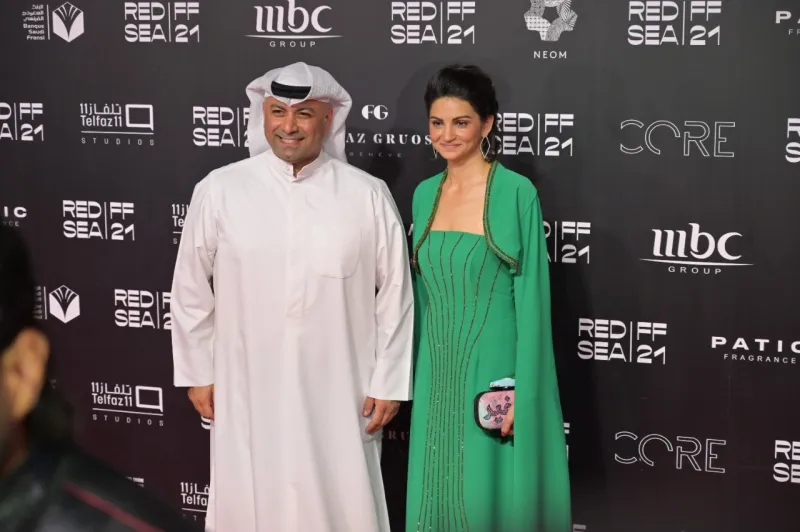 نجوم العالم يخطفن الأنظار في افتتاح مهرجان البحر الأحمر السينمائي (صور)