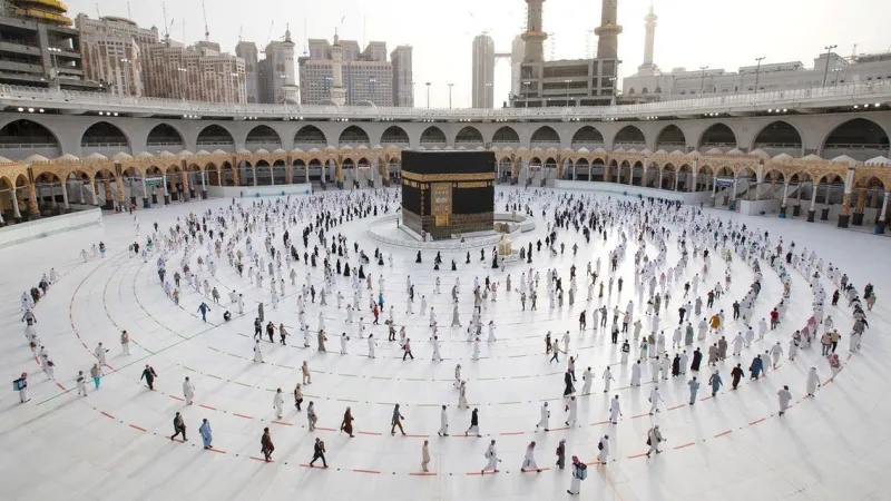 السماح بالحج والعمرة لمن تلقوا هذا اللقاح 