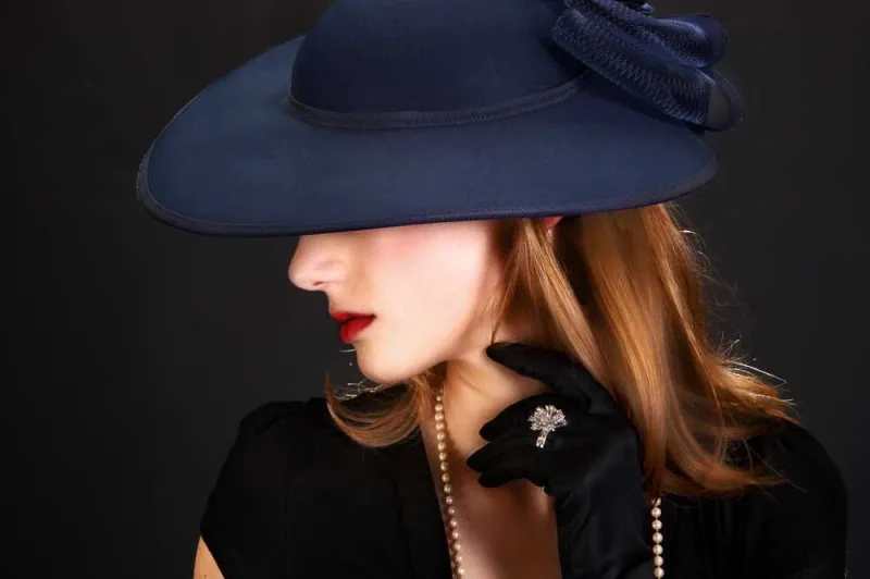 كوكو شانيل.. العبقرية التي غيرت صيحات الموضة في العالم