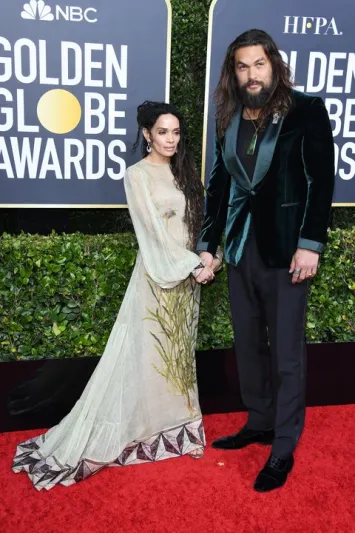 أكمل طلتك بالمخمل للحفلات