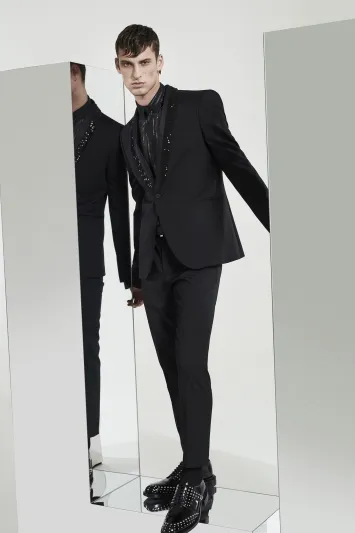 كيف تختار التوكسيدو لتكون نجم السهرات؟