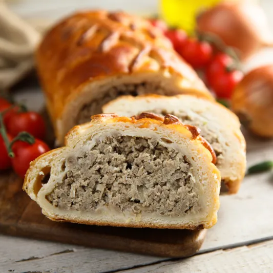 فطيرة باللحم المفروم تتسبب في سجن طاهٍ بريطاني