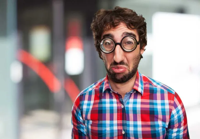 بين الوجه المفتول والأمراض النادرة.. من هو أبشع رجل في العالم؟