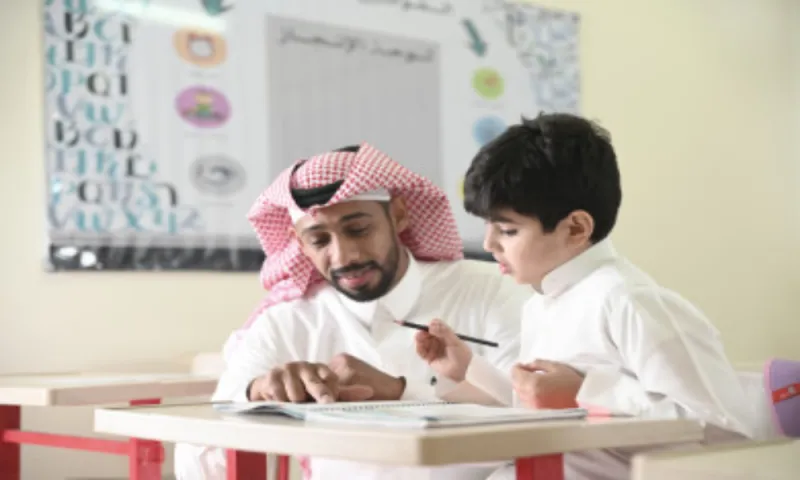 شعر عن المعلم بالفصحى لأعظم شعراء العرب