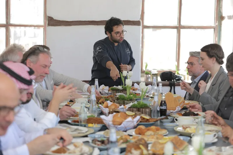 رائدا الأعمال إبراهيم هاشم وعبد الحكيم باقبص: بدأنا بـ10 آلاف ريال واليوم نخطط لافتتاح أول مطعم سعودي في باريس 