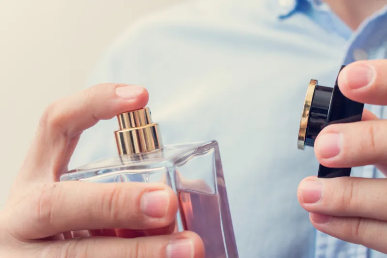 أفضل عطر رجالي فواح وثابت وجذاب.. عطور تمنحك الثقة والتأثير أفضل عطر رجالي فواح وثابت وجذاب.. عطور تمنحك الثقة والتأثير