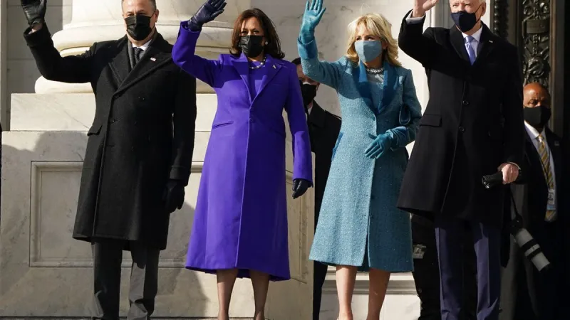 بتوقيع أشهر مصممي الأزياء الأمريكيين.. لقطات مميزة لأبرز أزياء حفل تنصيب بايدن