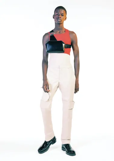 حقائب عصرية وأنيقة.. جيڤنشي تطرح مجموعة ANTIGONA الجديدة 