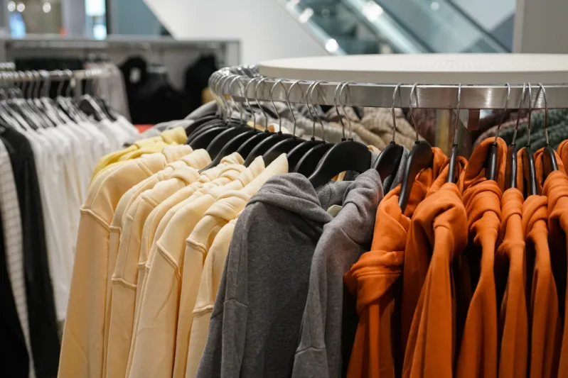 أشهر بيوت الأزياء العالمية تطلق أحدث مجموعاتها الرجالية لخريف وشتاء 2020 - 2021