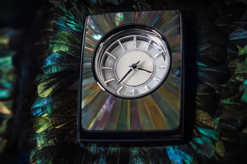 رولز رويس تحول لوحة القيادة إلى معرض فني (فيديو)