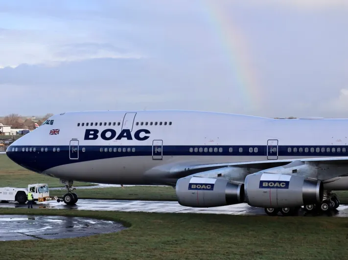 حقيبة فاخرة مصممة بأجزاء من طائرات بوينج 747 (صور)