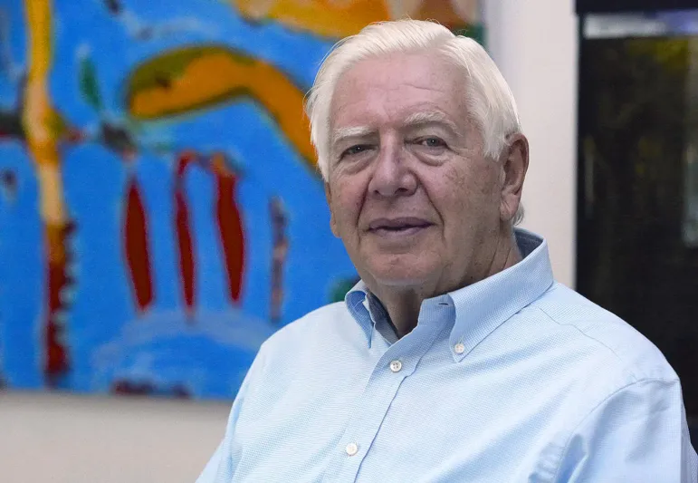 مليارديرات مع إيقاف التنفيذ.. والسر أسهم شركة تكنولوجيا