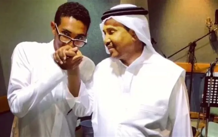 محمد عبده يتعرض لموقف طريف بسبب عدد أولاده (فيديو) 