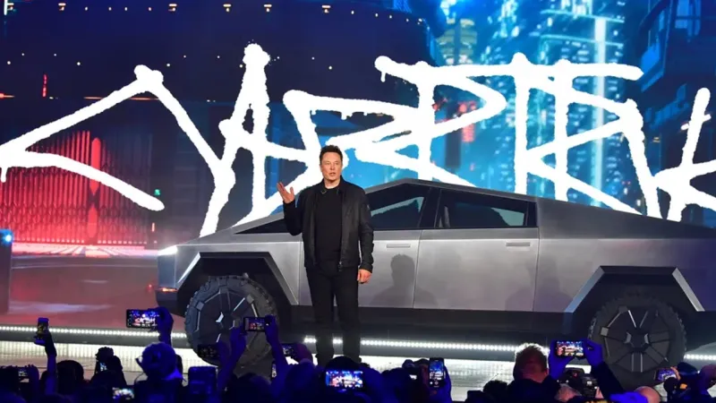 تيسلا تكشف عن نسخة أصغر من«سايبر ترك» (فيديو)