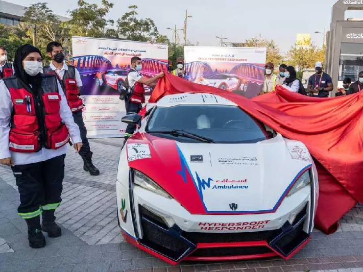 مرصعة بالألماس والذهب.. دبي تدشن أغلى وأسرع سيارة إسعاف بالعالم  (فيديو وصور)