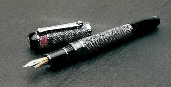 بمزيج من الذهب والألماس .. أفخم منتجات العالم (صور)