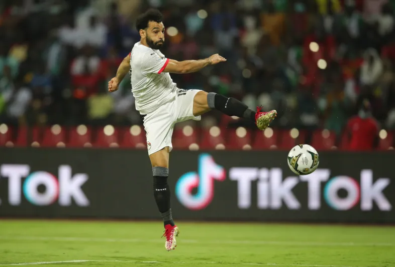 «لا أركز على تسجيل الأهداف». تصريح مثير لمحمد صلاح بعد مباراة مصر وغينيا بيساو (فيديو)