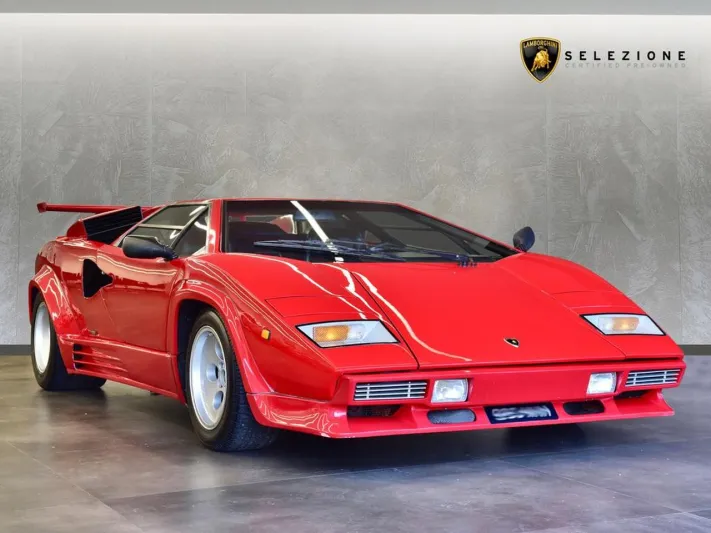 لامبورغيني تطرح نسخًا محدودة من سيارتها Countach