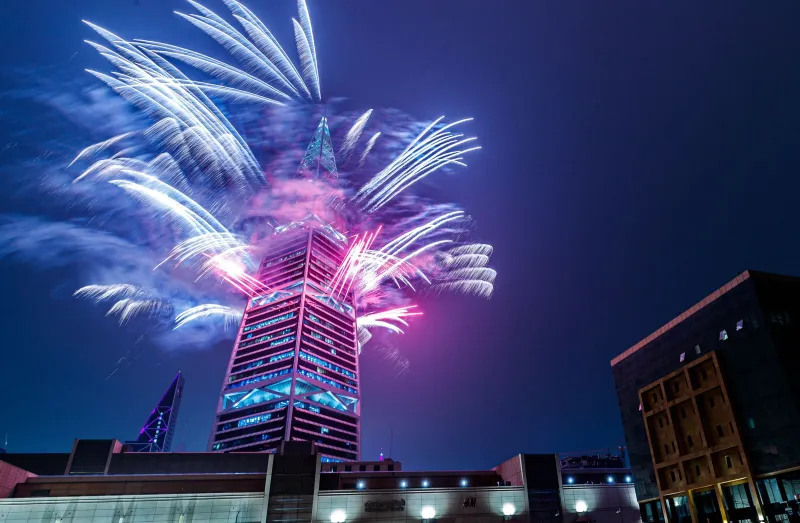 في ليلة لم تنَم فيها الرياض.. زوار منطقة البوليفارد يستقبلون العام الجديد 2022