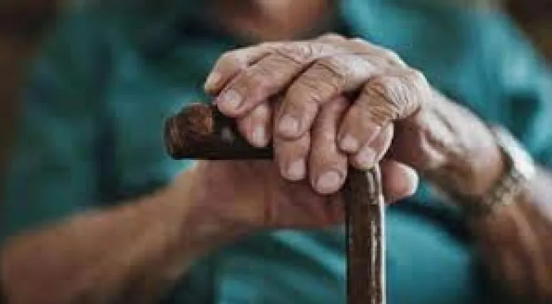 نظام حقوق كبير السن ورعايته: لا يجوز إدخال كبير السن دار الرعاية إلا برضاه 